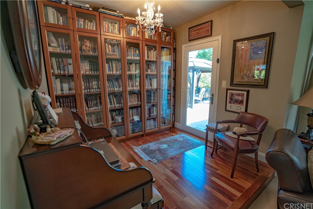 23625 Neargate Drive Newhall, CA 91321 - Photo 9 of 24