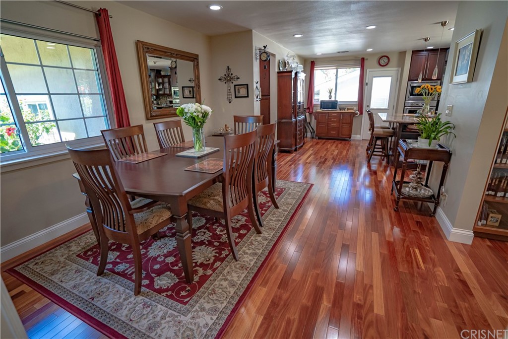 23625 Neargate Drive Newhall, CA 91321 - Photo 10 of 24