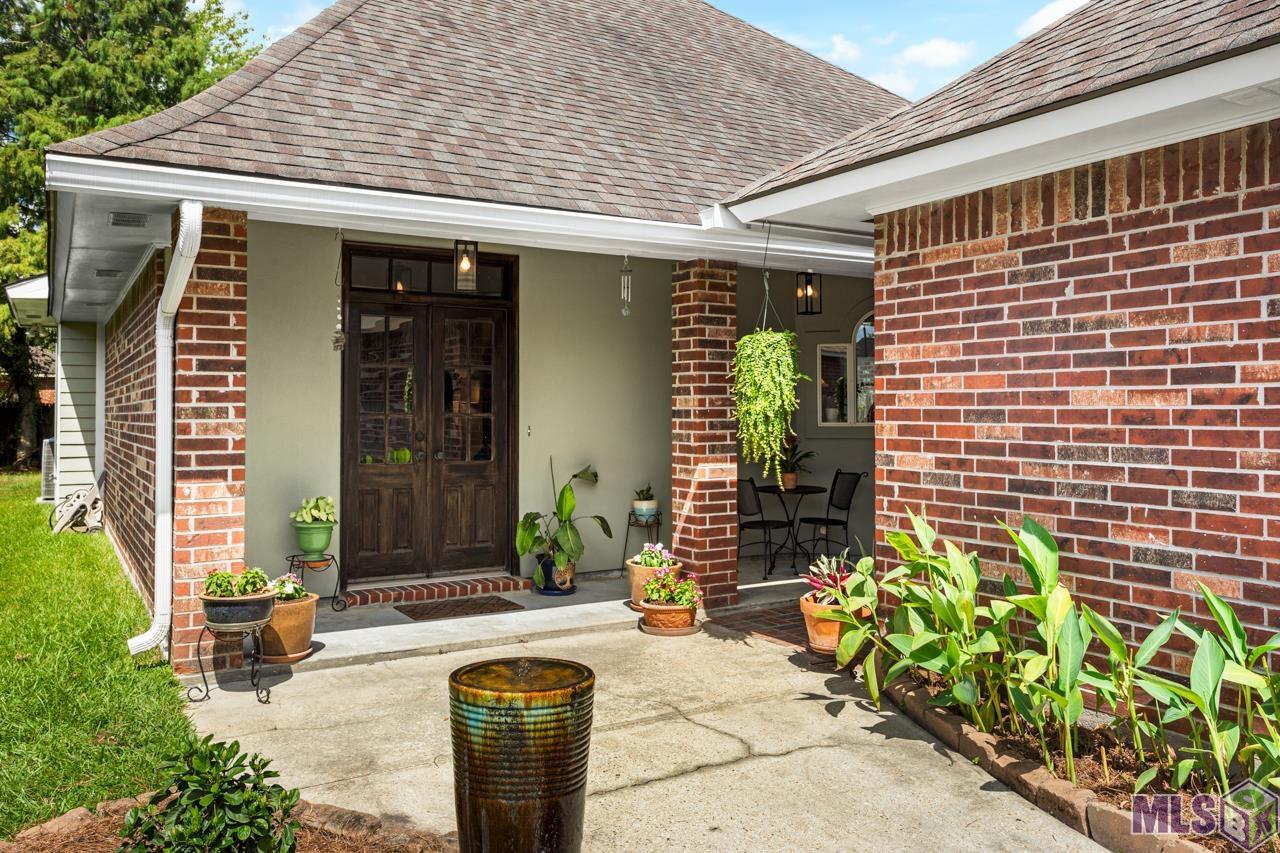 2036 Hunters Way Drive Baton Rouge, LA 70816 - Photo 3 of 17 Gallery Image 3