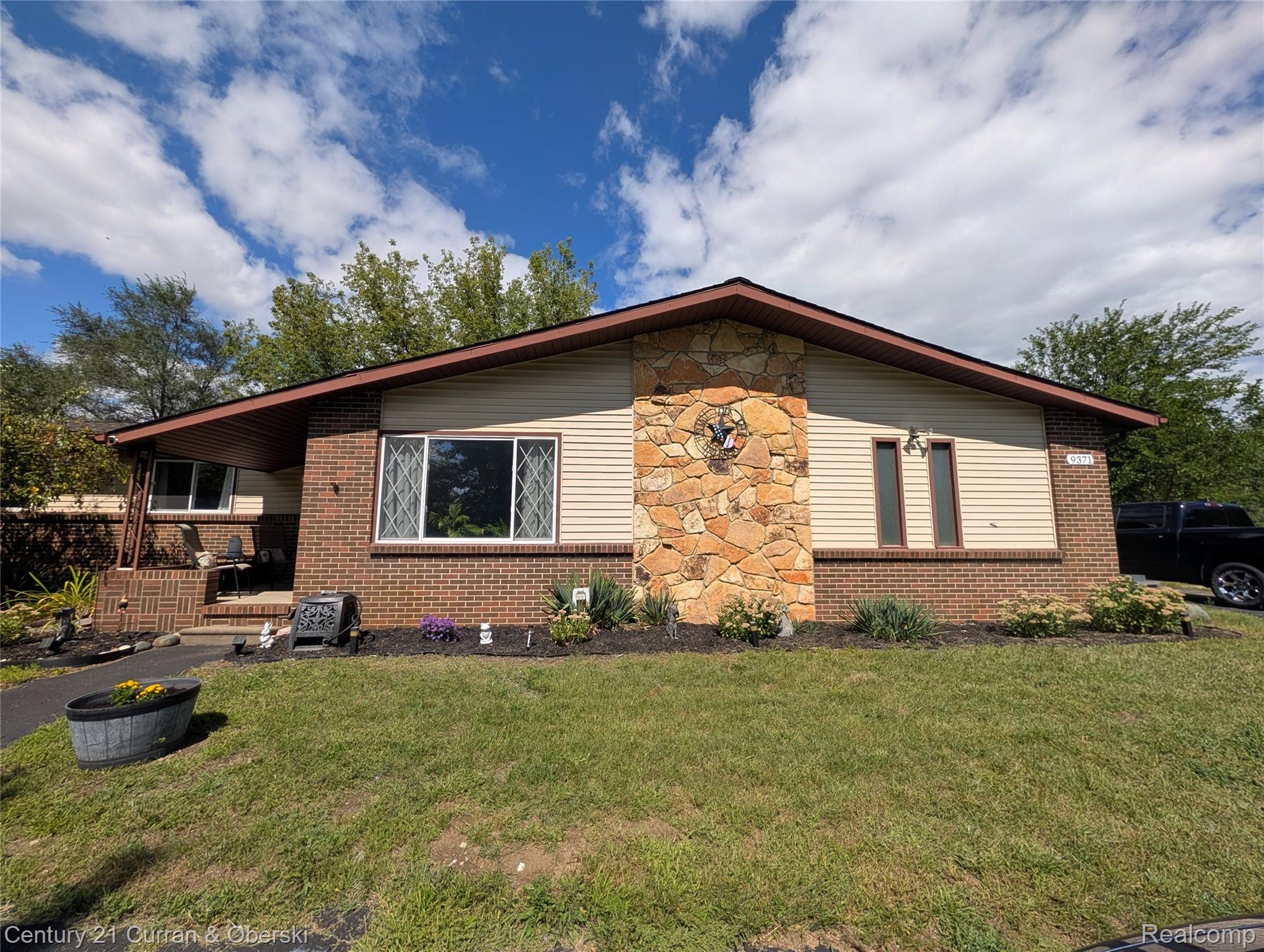 9371 Bennett Lake Road Fenton, MI 48430 - Photo 1 of 17 PXL_20260906_174346845.RAW-01.jpg