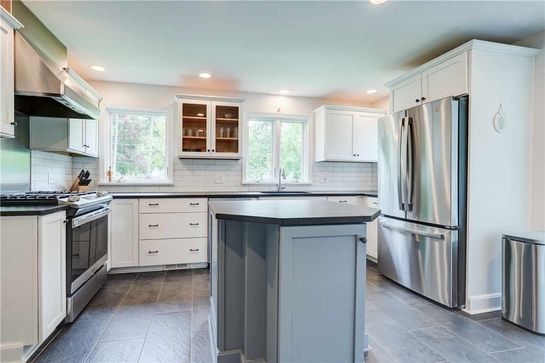 17 West Jefferson Road Pittsford, NY 14534 - Photo 4 of 50 Kitchen