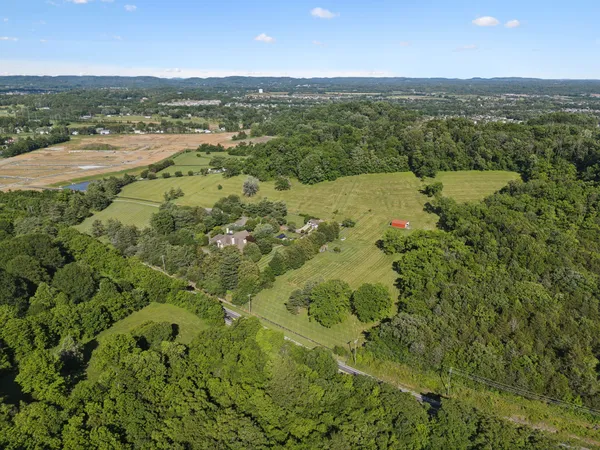$6,750,000 | 4750 Columbia Pike, Thompson's Station, TN 37179