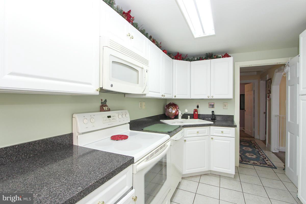 1231 East Randolph Road Silver Spring, MD 20904 - Photo 11 of 26 Kitchen