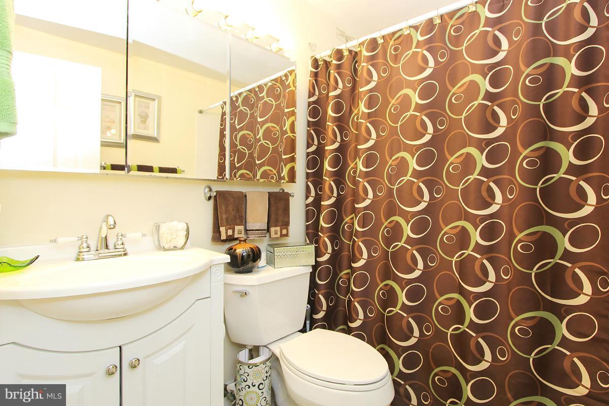 1231 East Randolph Road Silver Spring, MD 20904 - Photo 9 of 26 Bath