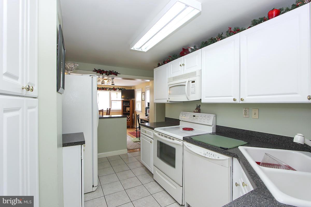 1231 East Randolph Road Silver Spring, MD 20904 - Photo 10 of 26 Kitchen
