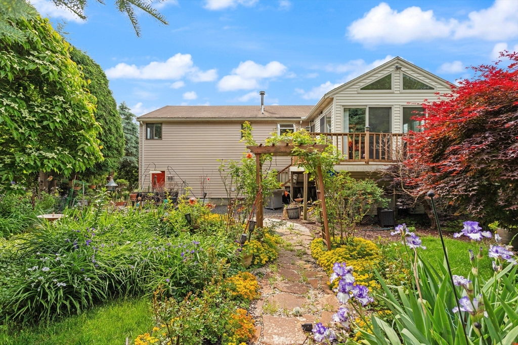 10 Katy Circle Randolph, MA 02368 - Photo 35 of 40