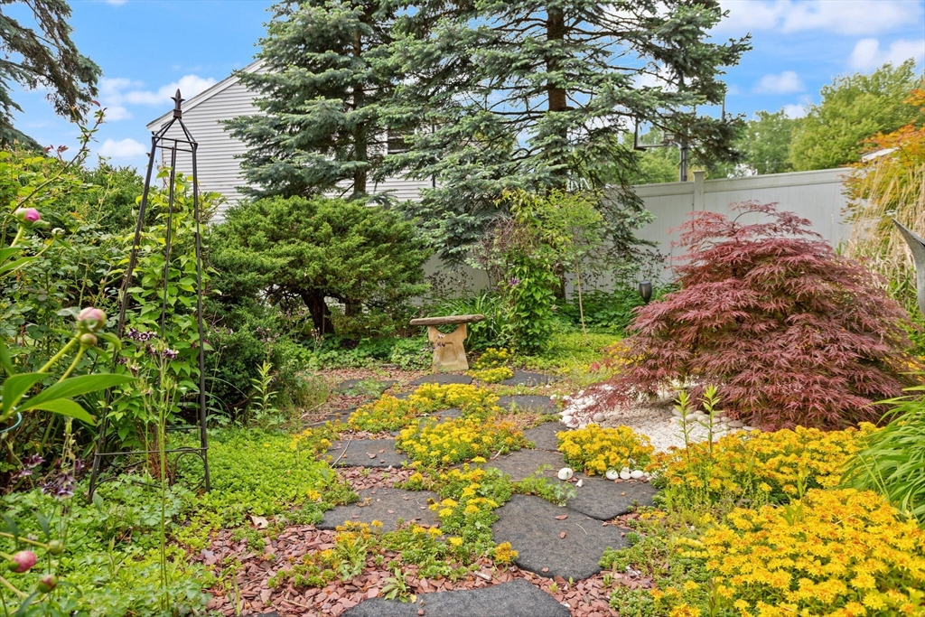 10 Katy Circle Randolph, MA 02368 - Photo 38 of 40