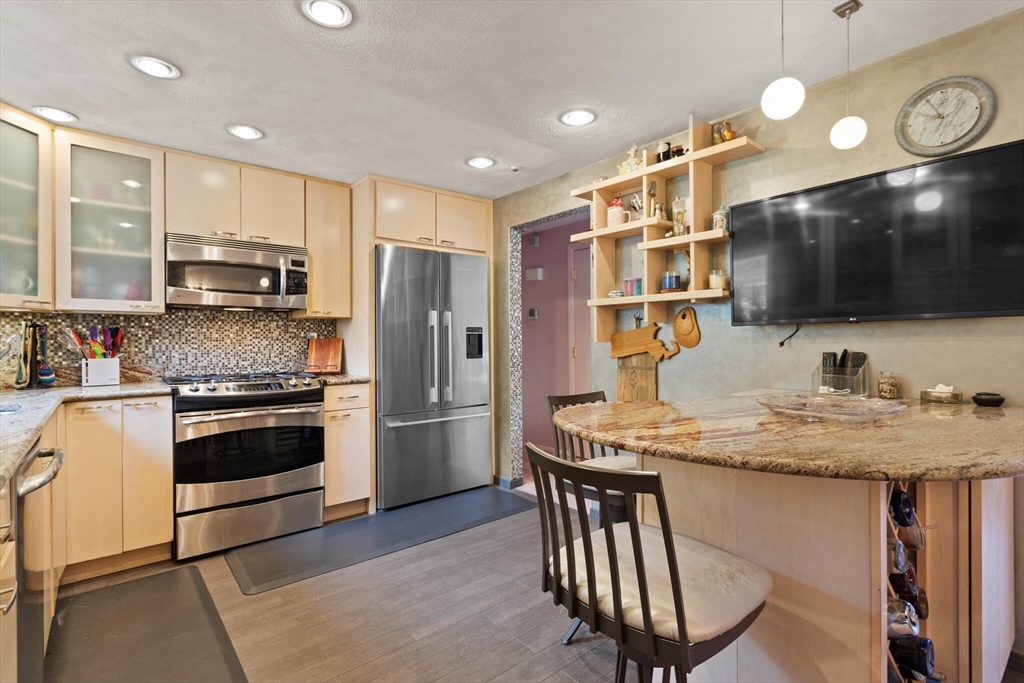 10 Katy Circle Randolph, MA 02368 - Photo 9 of 40