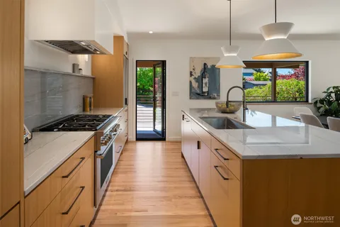 $1,988,800 | 3532 Northwest 67th Street, Seattle, WA 98117