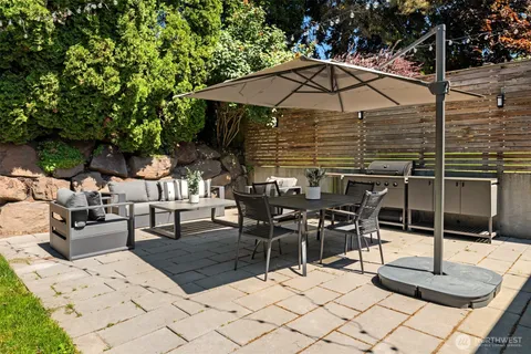 $1,988,800 | 3532 Northwest 67th Street, Seattle, WA 98117