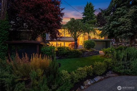$1,988,800 | 3532 Northwest 67th Street, Seattle, WA 98117