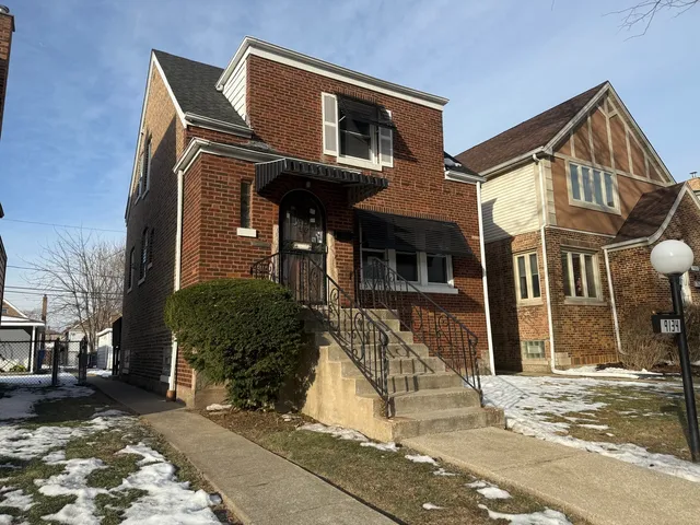 $174,900 | 9134 South Paxton Avenue, Chicago, IL 60617