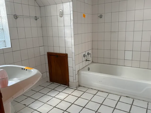 $174,900 | 9134 South Paxton Avenue, Chicago, IL 60617