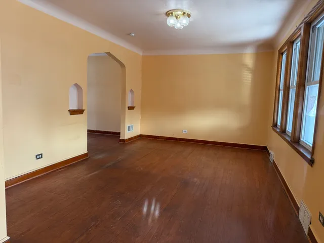 $174,900 | 9134 South Paxton Avenue, Chicago, IL 60617