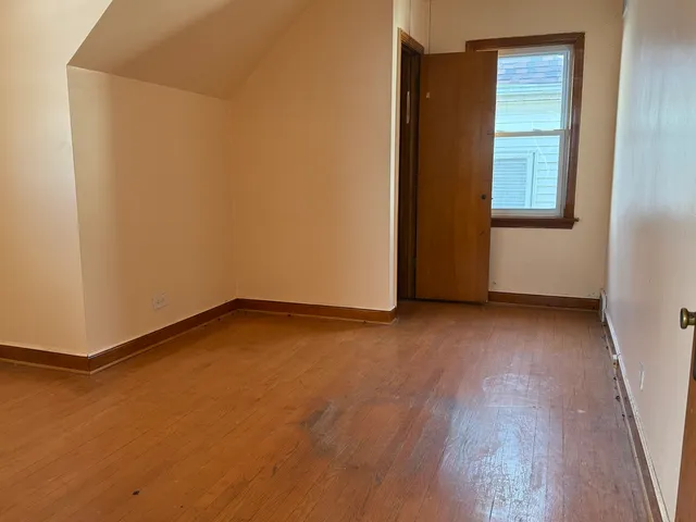 $174,900 | 9134 South Paxton Avenue, Chicago, IL 60617