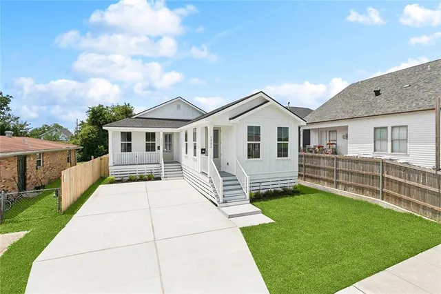 $2,500 | 1224 St Denis Street, New Orleans, LA 70122