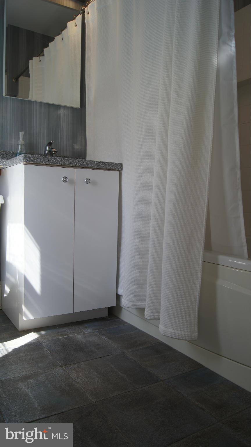 5508 Roland Avenue Baltimore, MD 21210 - Photo 22 of 30 Renovated full bath in BR 3.