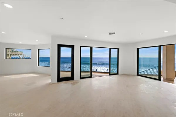 $40,000 | 715 Ocean Front, Laguna Beach, CA 92651