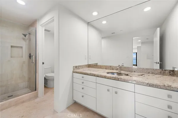 $40,000 | 715 Ocean Front, Laguna Beach, CA 92651