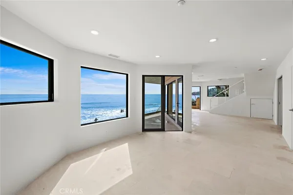 $40,000 | 715 Ocean Front, Laguna Beach, CA 92651