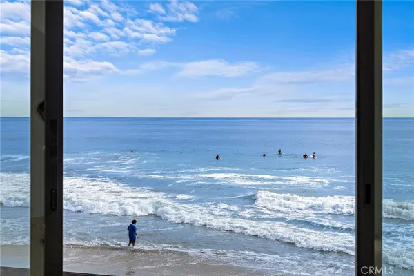 $40,000 | 715 Ocean Front, Laguna Beach, CA 92651