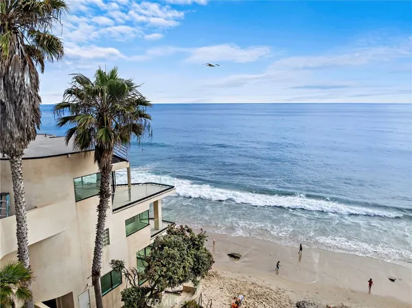 $40,000 | 715 Ocean Front, Laguna Beach, CA 92651