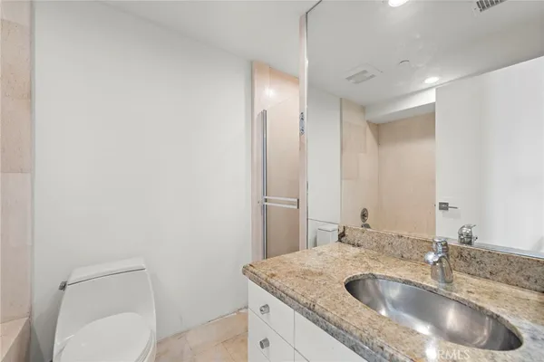 $40,000 | 715 Ocean Front, Laguna Beach, CA 92651