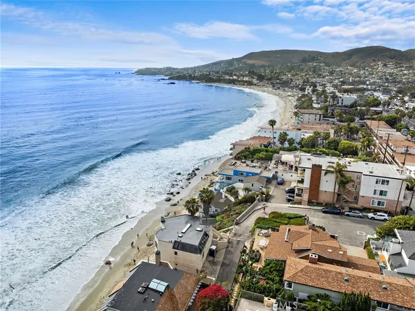 $40,000 | 715 Ocean Front, Laguna Beach, CA 92651