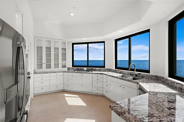 $40,000 | 715 Ocean Front, Laguna Beach, CA 92651