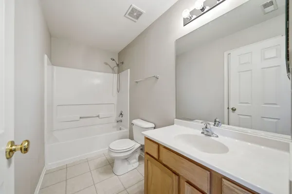 $2,650 | 1854 Fredericksburg Lane, Aurora, IL 60503