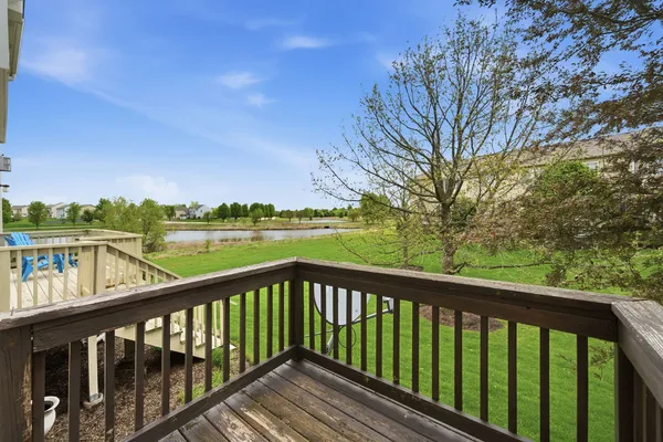 $2,650 | 1854 Fredericksburg Lane, Aurora, IL 60503