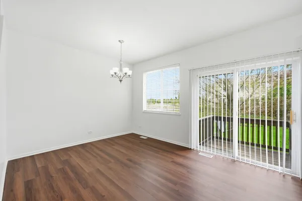 $2,650 | 1854 Fredericksburg Lane, Aurora, IL 60503
