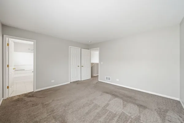 $2,650 | 1854 Fredericksburg Lane, Aurora, IL 60503