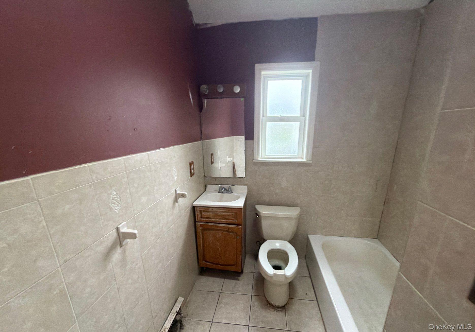 583 Straight Path West Babylon, NY 11704 - Photo 11 of 17