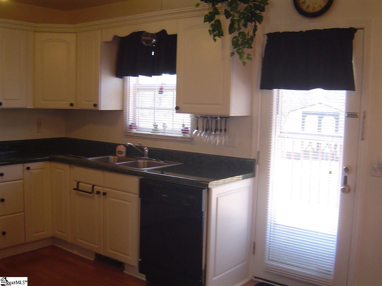 174 Half Moon Road Wellford, SC 29385 - Photo 6 of 15 Gallery Image 6