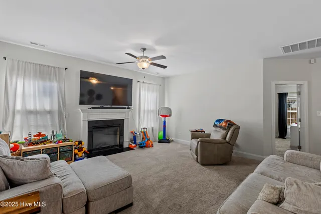 $475,000 | 419 Nantucket Trail, Sneads Ferry, NC 28460