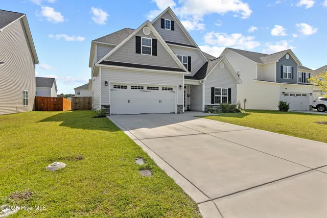 $475,000 | 419 Nantucket Trail, Sneads Ferry, NC 28460