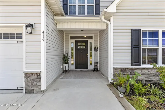 $475,000 | 419 Nantucket Trail, Sneads Ferry, NC 28460