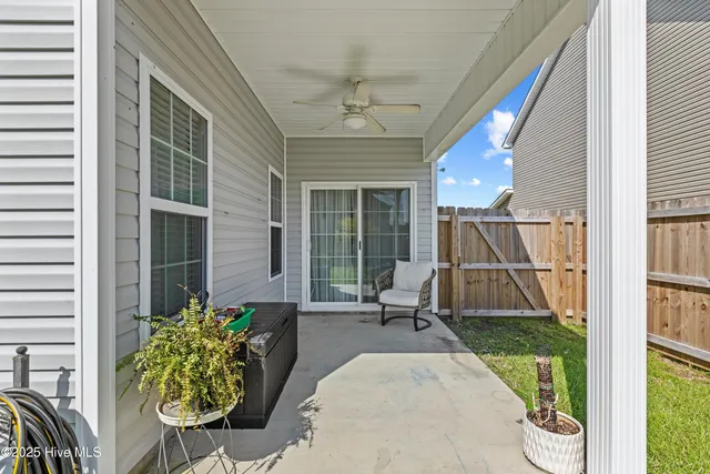 $475,000 | 419 Nantucket Trail, Sneads Ferry, NC 28460