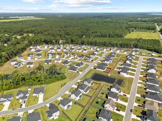 $475,000 | 419 Nantucket Trail, Sneads Ferry, NC 28460