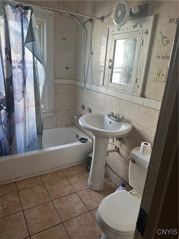 337-39 Warner Avenue, Unit 39 Syracuse, NY 13205 - Photo 9 of 9 Upstairs Unit Bathroom