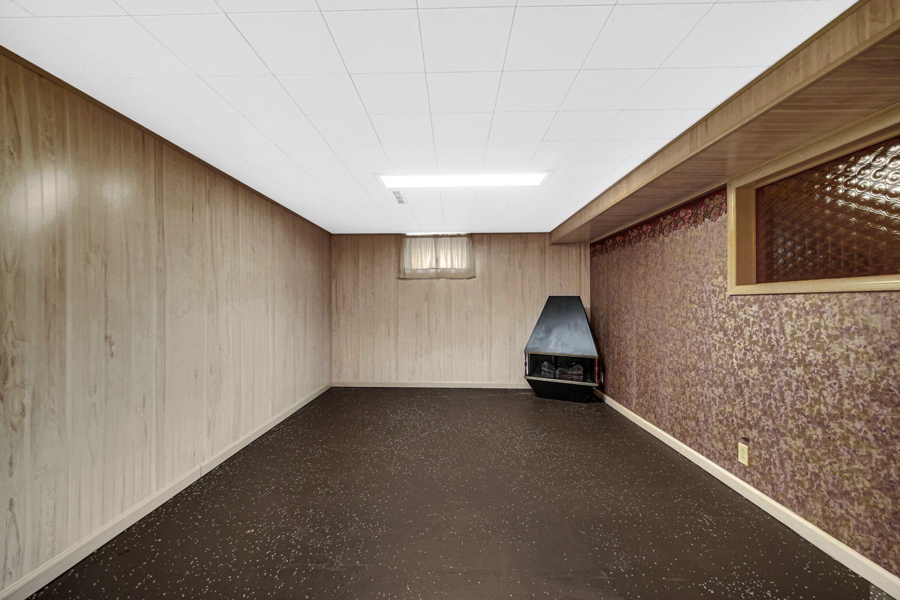 3302 Eder Street Highland, IN 46322 - Photo 12 of 19 a view of empty room with wooden floor