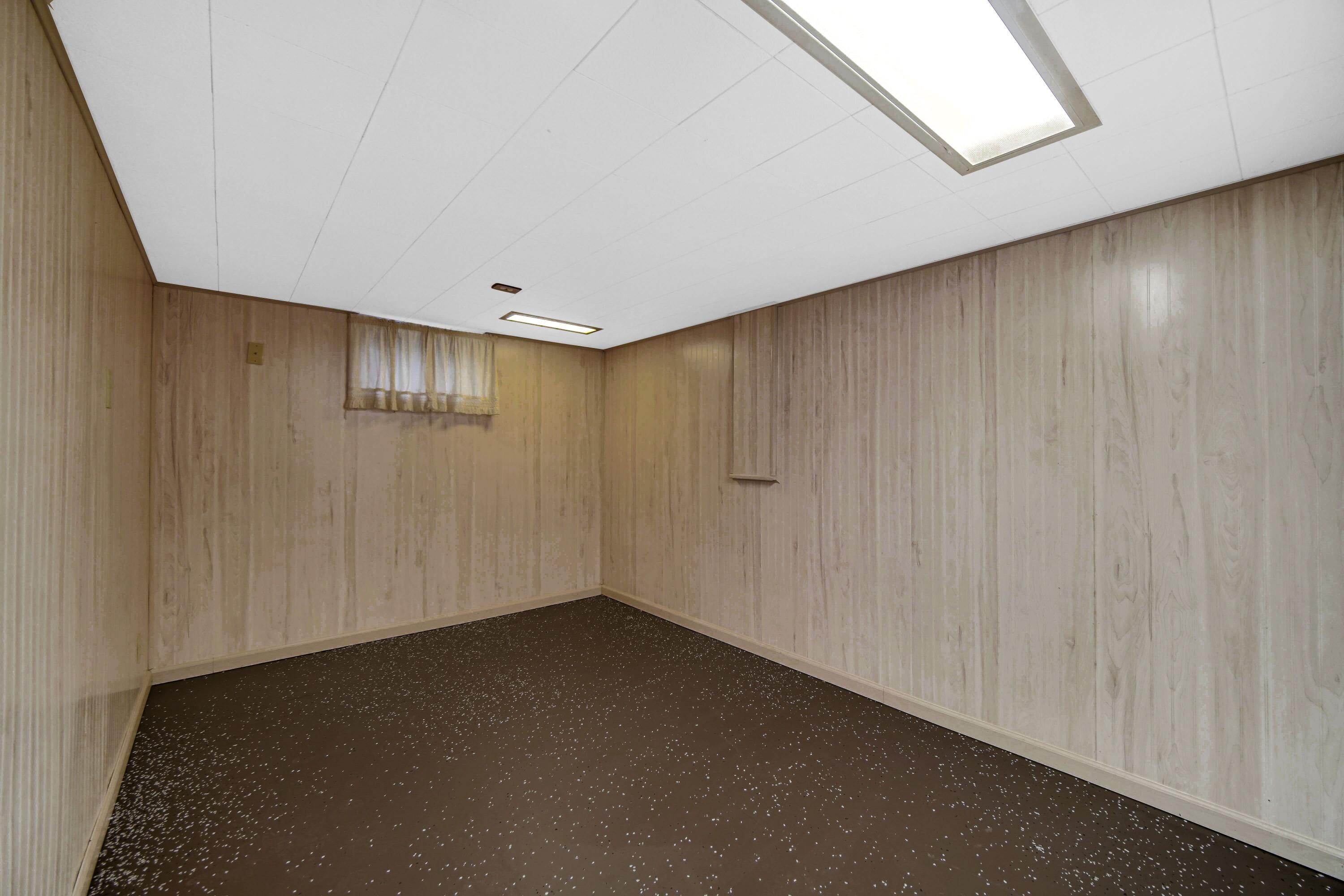 3302 Eder Street Highland, IN 46322 - Photo 13 of 19 a view of an empty room