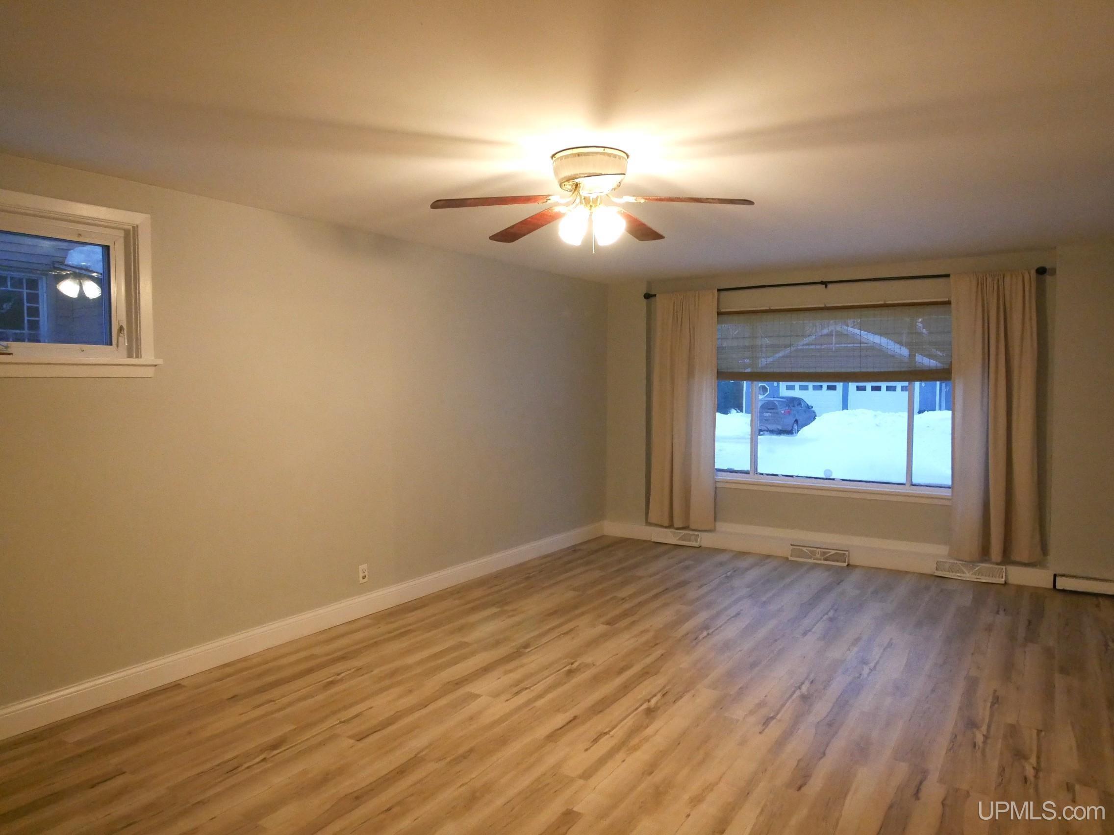 237 Kearsarge Street Calumet, MI 49913 - Photo 12 of 79
