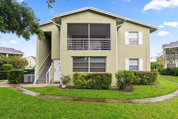 $1,950 | 12104 Florida A1A Alternate, Unit G7, West Palm Beach, FL 33410
