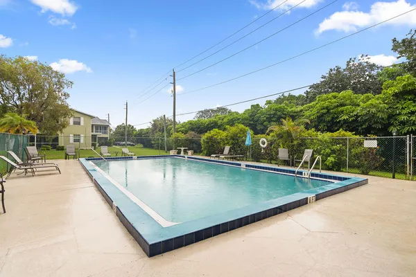 $1,950 | 12104 Florida A1A Alternate, Unit G7, West Palm Beach, FL 33410