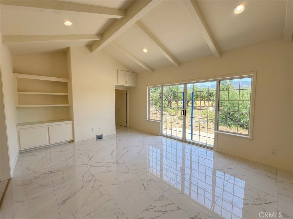 39850 Kapalua Way Temecula, CA 92592 - Photo 13 of 35 a view of an empty room with a window