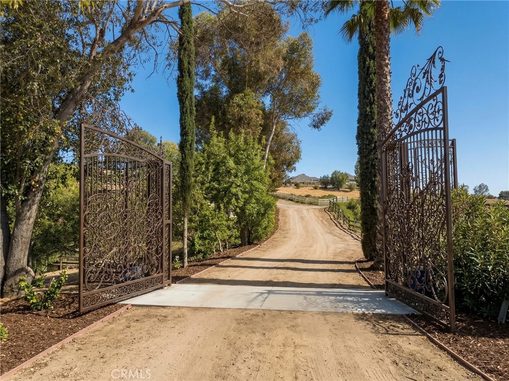 39850 Kapalua Way Temecula, CA 92592 - Photo 2 of 35 a view of fountain along with trees