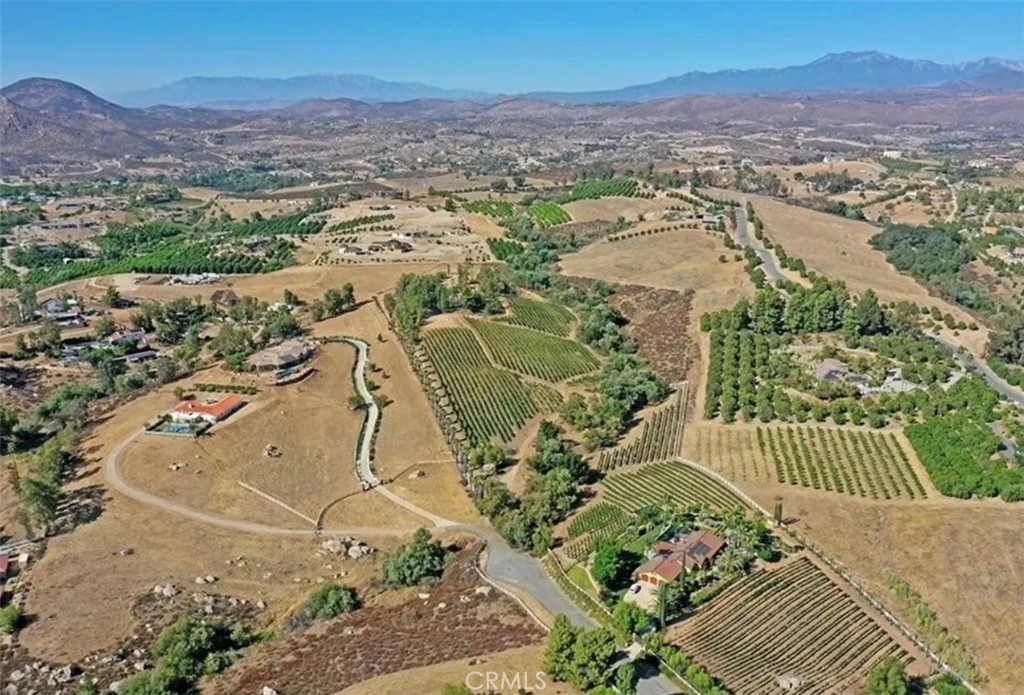 39850 Kapalua Way Temecula, CA 92592 - Photo 33 of 35 an aerial view of a house