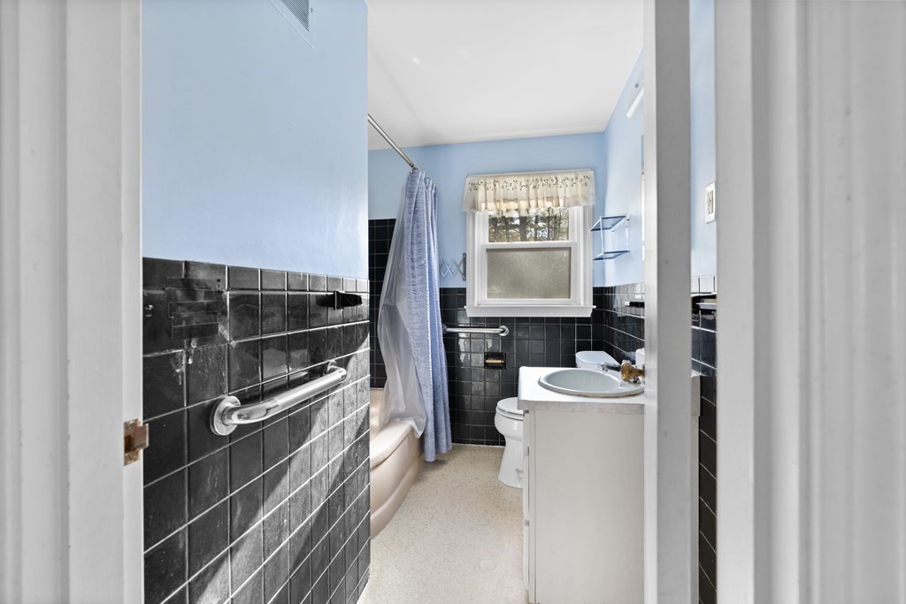 1 Cole Road Wayland, MA 01778 - Photo 15 of 26